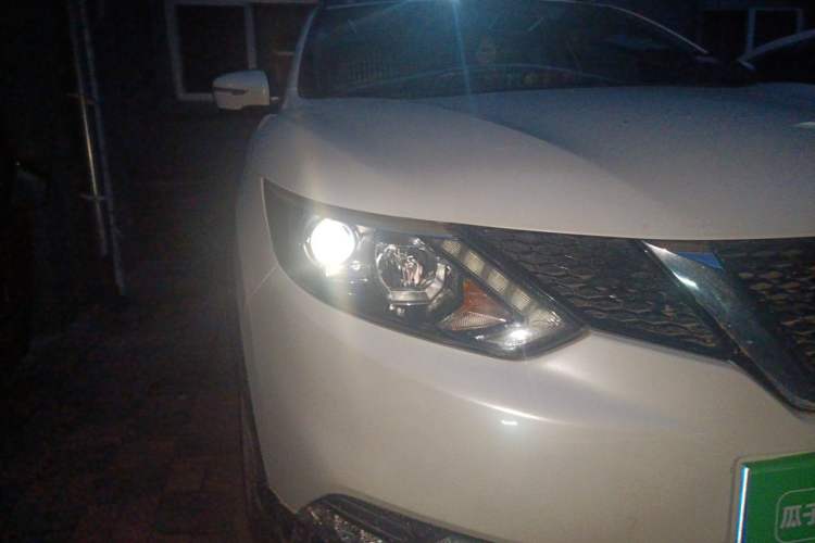 Used Nissan Qashqai 2016 2.0L CVT Elite Edition Right Front Headlight