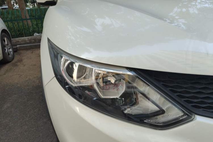 Used Nissan Qashqai 2016 2.0L CVT Elite Edition Right Front Headlight