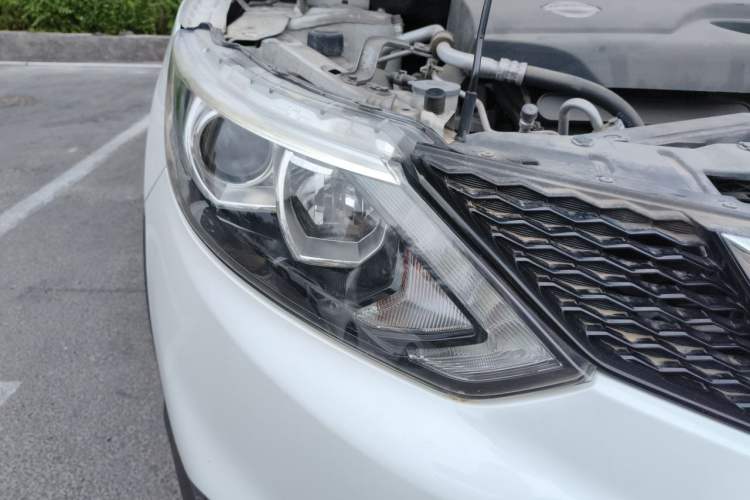 Used Nissan Qashqai 2016 2.0L CVT Luxury Edition Right Front Headlight