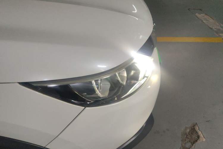 Used Nissan Qashqai 2016 2.0L CVT Elite Edition Right Front Headlight