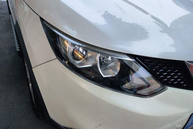 Used Nissan Qashqai 2016 2.0L CVT Elite Edition Right Front Headlight