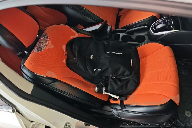 Used Nissan Qashqai 2016 2.0L CVT Elite Edition Right Front Seat
