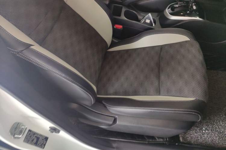 Used Nissan Qashqai 2016 2.0L CVT Luxury Edition Right Front Seat