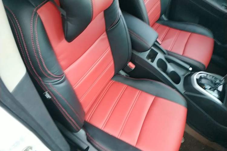 Used Nissan Qashqai 2016 2.0L CVT Elite Edition Right Front Seat
