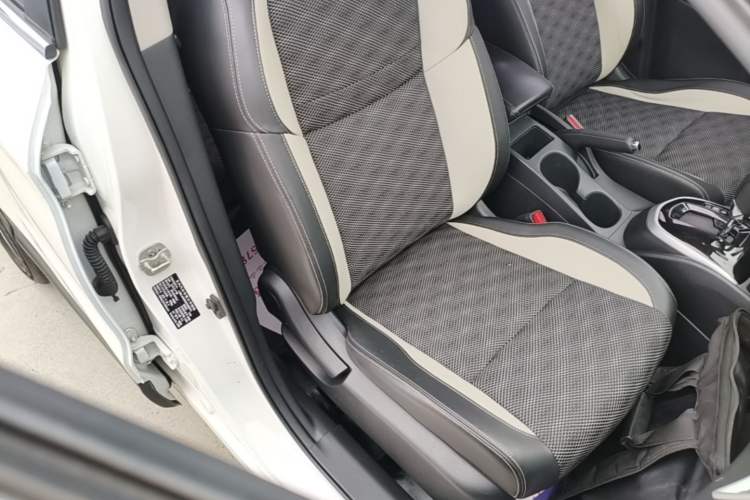 Used Nissan Qashqai 2016 2.0L CVT Luxury Edition Right Front Seat