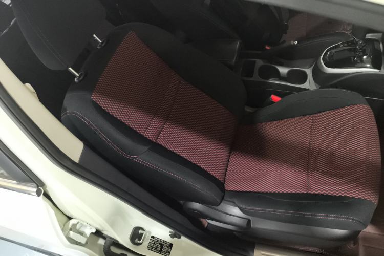 Used Nissan Qashqai 2016 2.0L CVT Elite Edition Right Front Seat