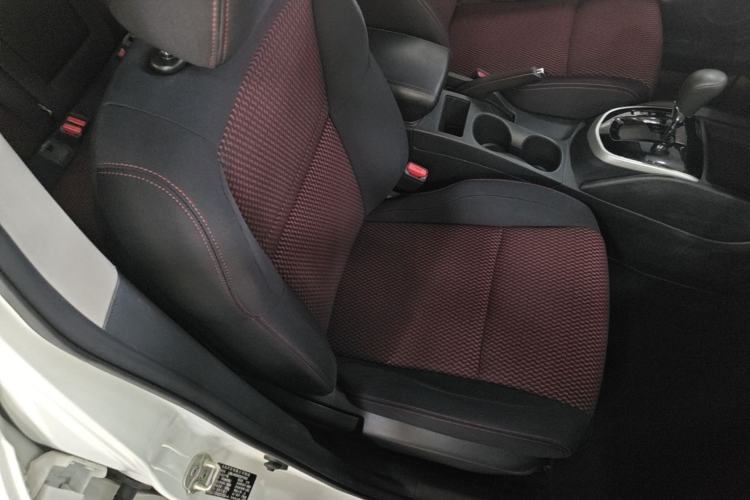 Used Nissan Qashqai 2016 2.0L CVT Elite Edition Right Front Seat