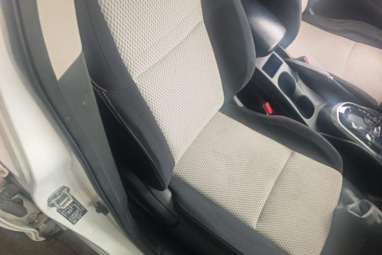 Used Nissan Qashqai 2016 2.0L CVT Elite Edition Right Front Seat
