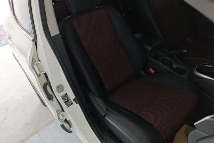 Used Nissan Qashqai 2016 2.0L CVT Elite Edition Right Front Seat
