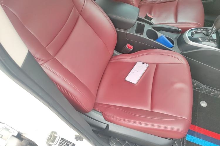 Used Nissan Qashqai 2016 2.0L CVT Elite Edition Right Front Seat