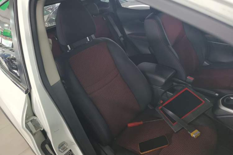 Used Nissan Qashqai 2016 2.0L CVT Elite Edition Right Front Seat