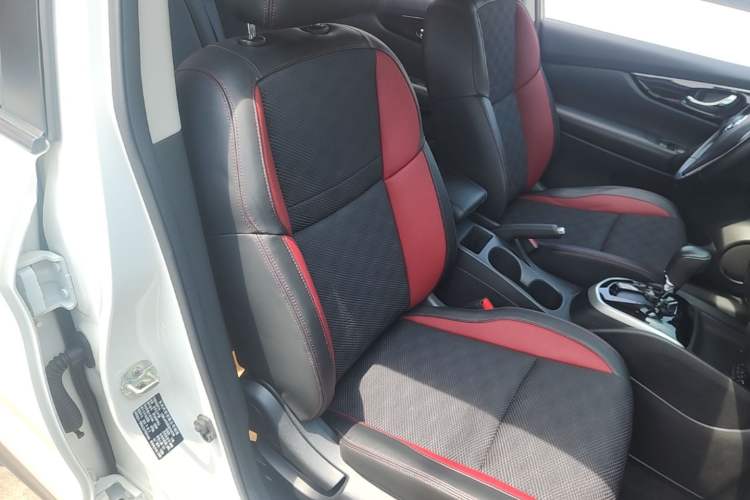 Used Nissan Qashqai 2016 2.0L CVT Luxury Edition Right Front Seat