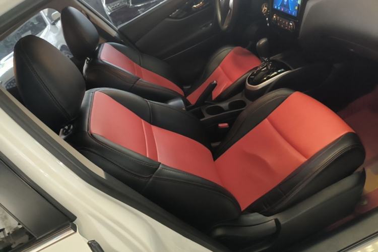 Used Nissan Qashqai 2016 2.0L CVT Elite Edition Right Front Seat