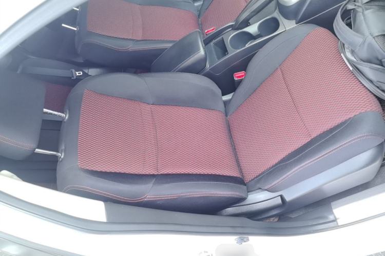 Used Nissan Qashqai 2016 2.0L CVT Elite Edition Right Front Seat