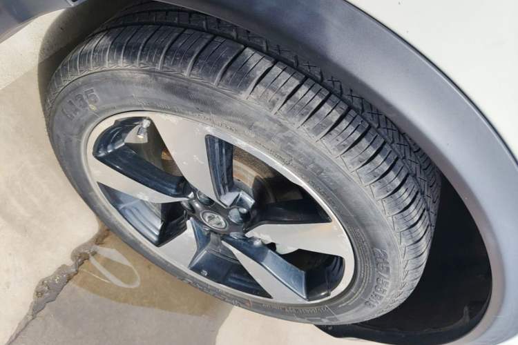 Used Nissan Qashqai 2016 2.0L CVT Luxury Edition Right Front Wheel Hub
