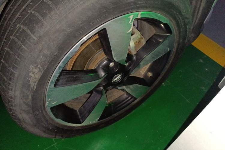 Used Nissan Qashqai 2016 2.0L CVT Luxury Edition Right Front Wheel Hub