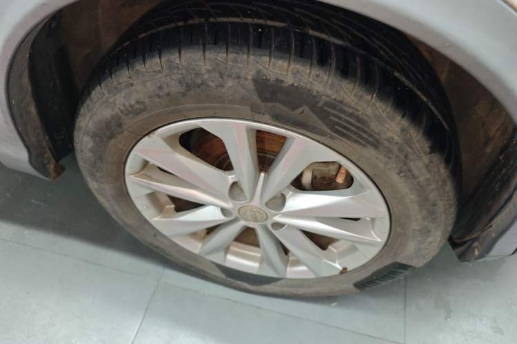 Used Nissan Qashqai 2016 2.0L CVT Elite Edition Right Front Wheel Hub