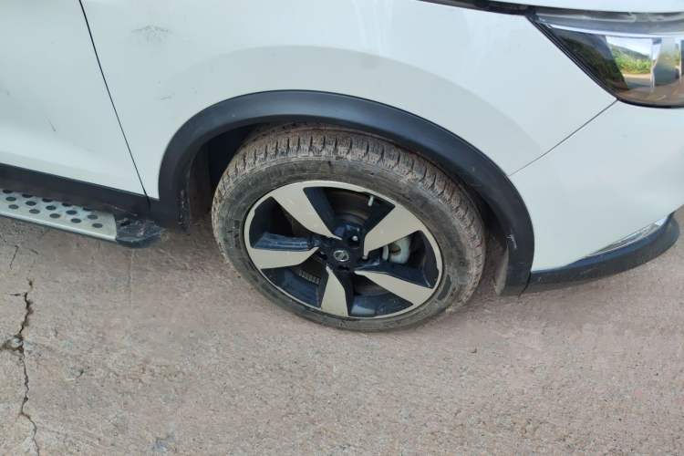 Used Nissan Qashqai 2016 2.0L CVT Luxury Edition Right Front Wheel Hub