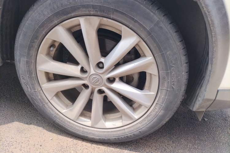 Used Nissan Qashqai 2016 2.0L CVT Elite Edition Right Front Wheel Hub