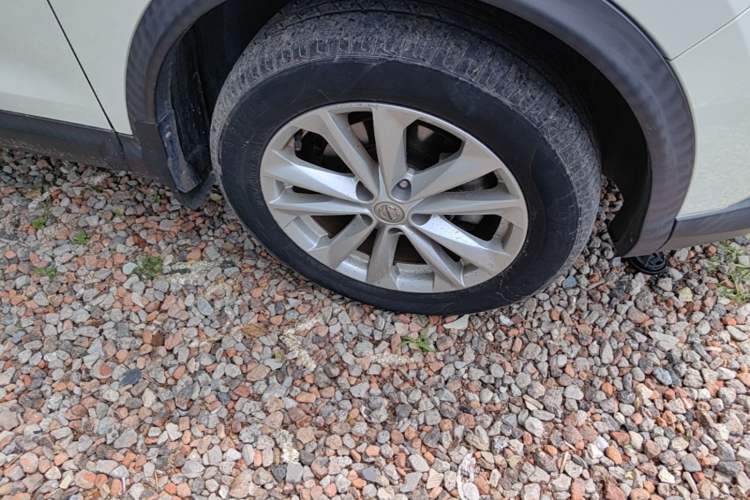 Used Nissan Qashqai 2016 2.0L CVT Elite Edition Right Front Wheel Hub