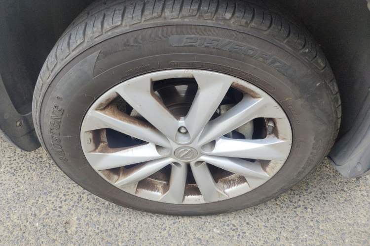 Used Nissan Qashqai 2016 2.0L CVT Elite Edition Right Front Wheel Hub
