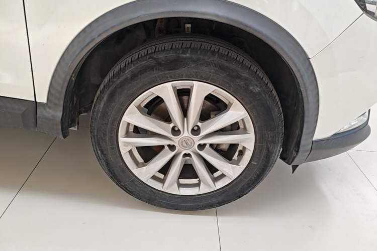 Used Nissan Qashqai 2016 2.0L CVT Elite Edition Right Front Wheel Hub