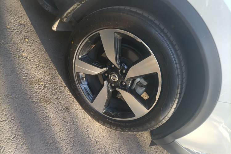 Used Nissan Qashqai 2016 2.0L CVT Elite Edition Right Front Wheel Hub