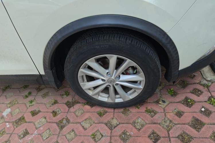 Used Nissan Qashqai 2016 2.0L CVT Elite Edition Right Front Wheel Hub