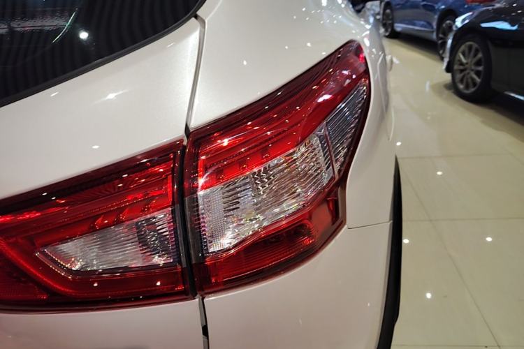 Used Nissan Qashqai 2016 2.0L CVT Luxury Edition Right Rear Taillight