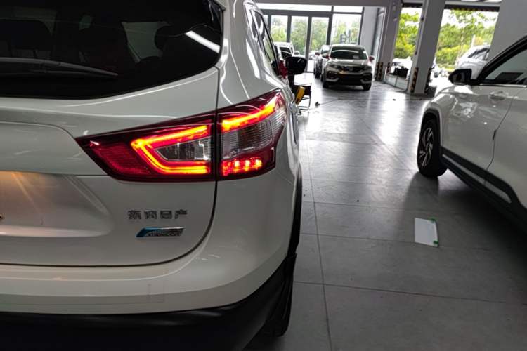 Used Nissan Qashqai 2016 2.0L CVT Elite Edition Right Rear Taillight