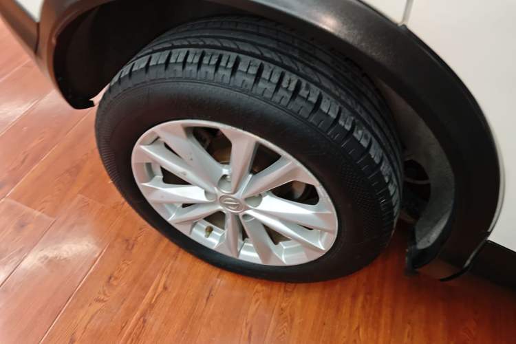 Used Nissan Qashqai 2016 2.0L CVT Elite Edition Right Rear Wheel Hub