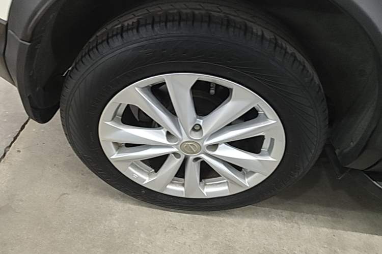 Used Nissan Qashqai 2016 2.0L CVT Elite Edition Right Rear Wheel Hub
