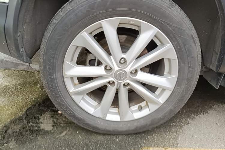 Used Nissan Qashqai 2016 2.0L CVT Elite Edition Right Rear Wheel Hub