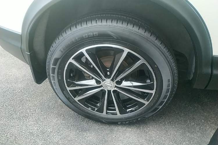 Used Nissan Qashqai 2016 2.0L CVT Elite Edition Right Rear Wheel Hub