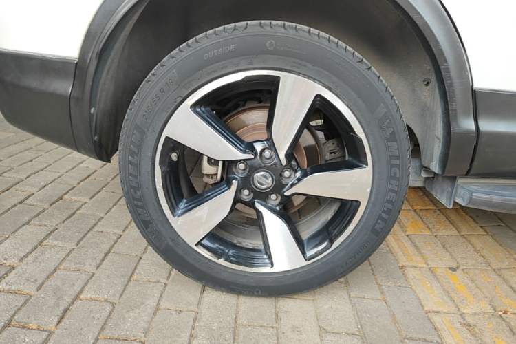Used Nissan Qashqai 2016 2.0L CVT Luxury Edition Right Rear Wheel Hub