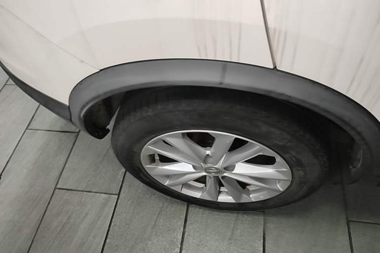Used Nissan Qashqai 2016 2.0L CVT Elite Edition Right Rear Wheel Hub