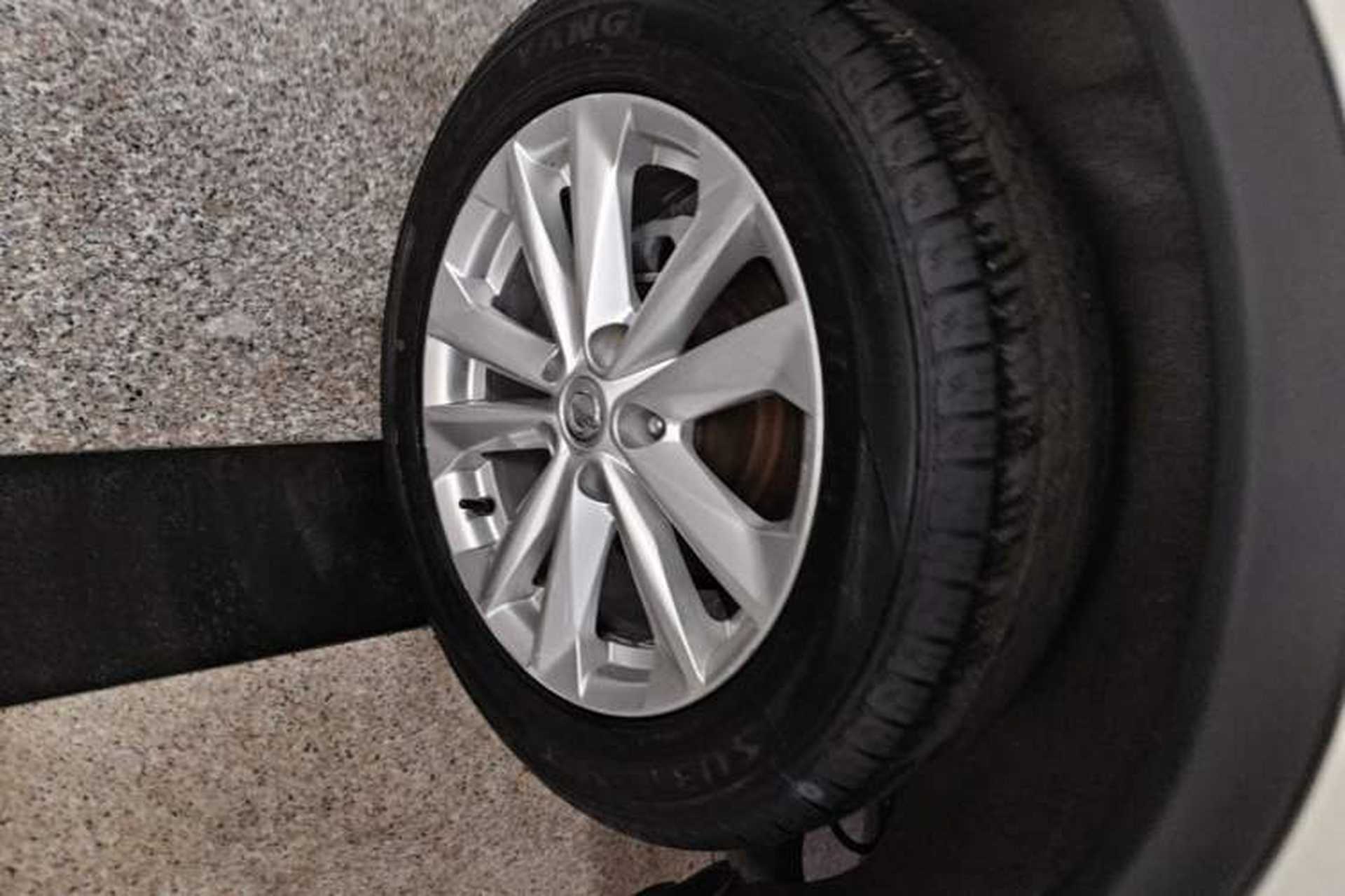 Used Nissan Qashqai 2016 2.0L CVT Elite Edition Right Rear Wheel Hub
