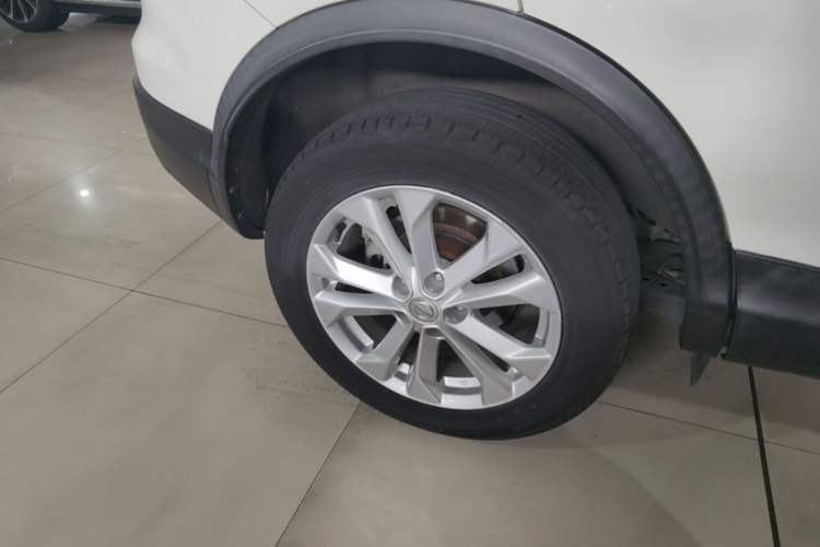 Used Nissan Qashqai 2016 2.0L CVT Elite Edition Right Rear Wheel Hub
