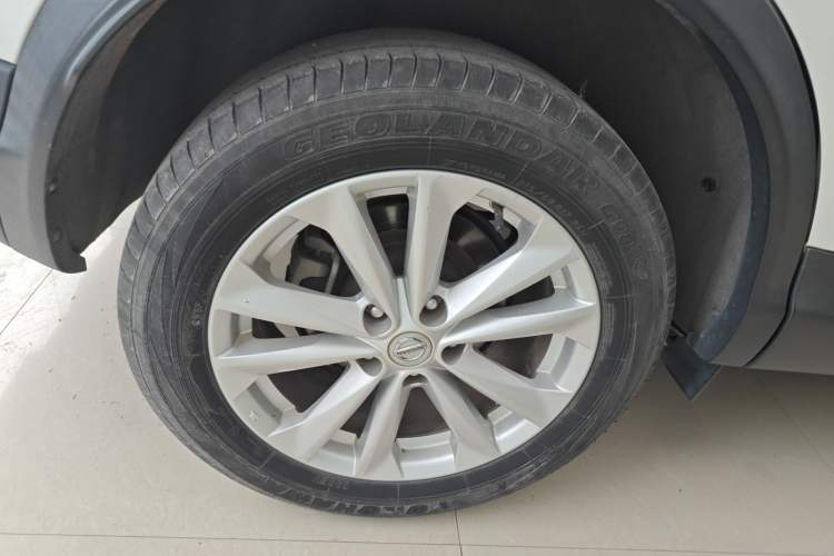 Used Nissan Qashqai 2016 2.0L CVT Elite Edition Right Rear Wheel Hub