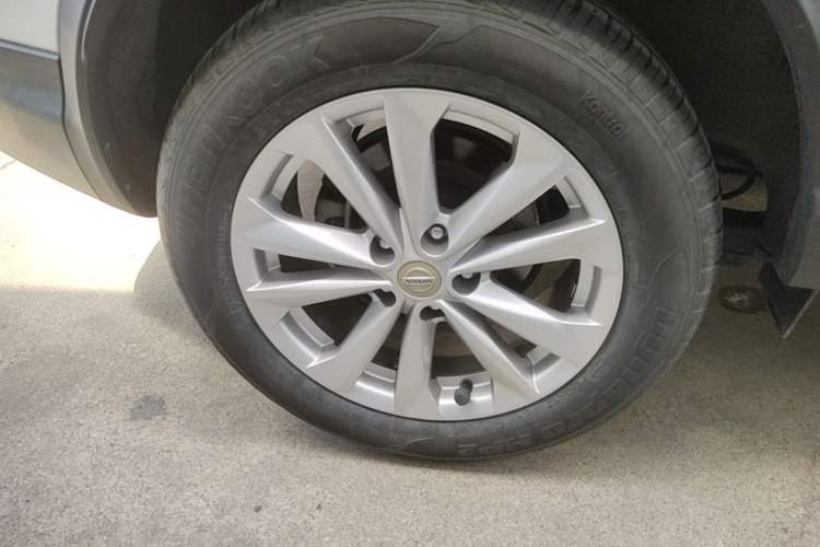 Used Nissan Qashqai 2016 2.0L CVT Elite Edition Right Rear Wheel Hub
