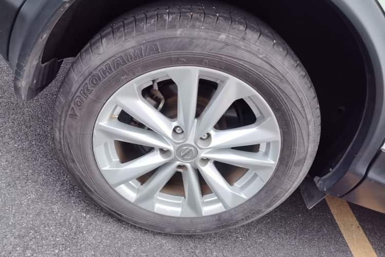 Used Nissan Qashqai 2016 2.0L CVT Elite Edition Right Rear Wheel Hub