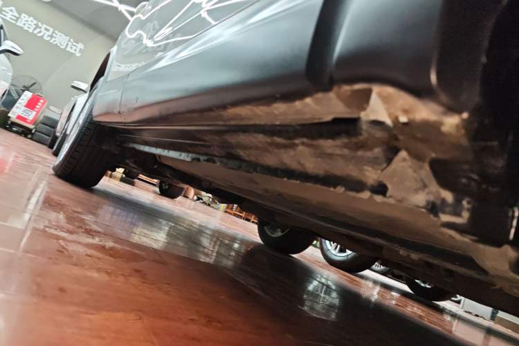 Used Nissan Qashqai 2016 2.0L CVT Elite Edition Right Side Sill