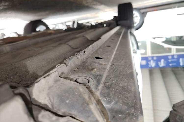 Used Nissan Qashqai 2016 2.0L CVT Elite Edition Right Side Sill