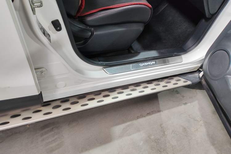 Used Nissan Qashqai 2016 2.0L CVT Luxury Edition Right Side Sill