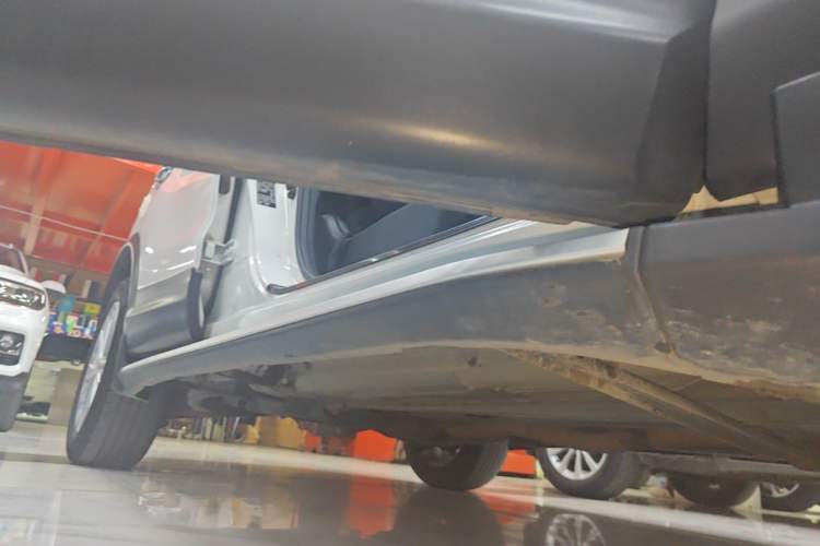 Used Nissan Qashqai 2016 2.0L CVT Elite Edition Right Side Sill