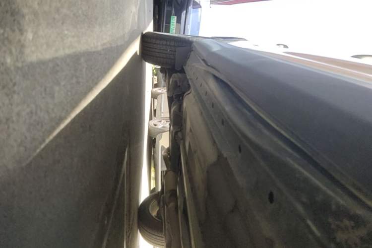Used Nissan Qashqai 2016 2.0L CVT Elite Edition Right Side Sill