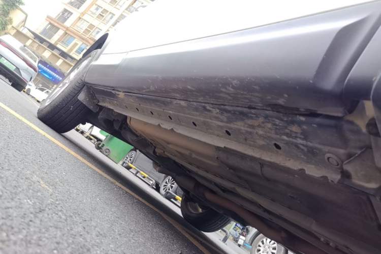 Used Nissan Qashqai 2016 2.0L CVT Elite Edition Right Side Sill