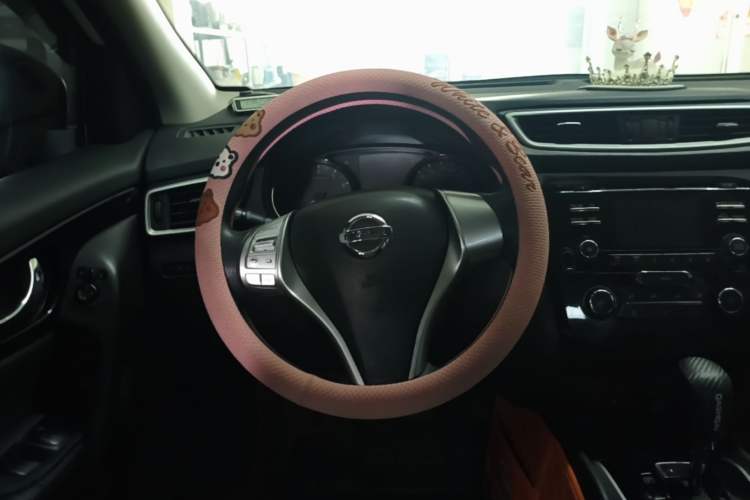 Used Nissan Qashqai 2016 2.0L CVT Elite Edition Steering Wheel