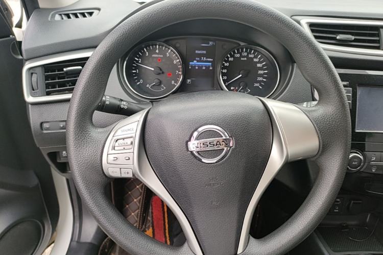 Used Nissan Qashqai 2016 2.0L CVT Elite Edition Steering Wheel
