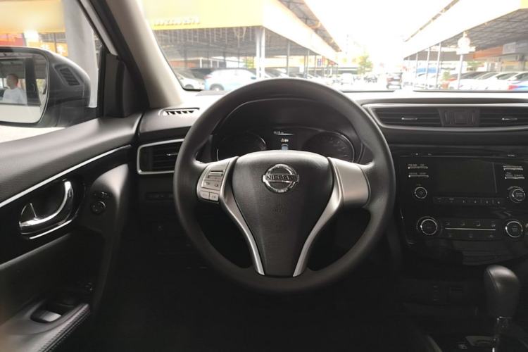 Used Nissan Qashqai 2016 2.0L CVT Elite Edition Steering Wheel